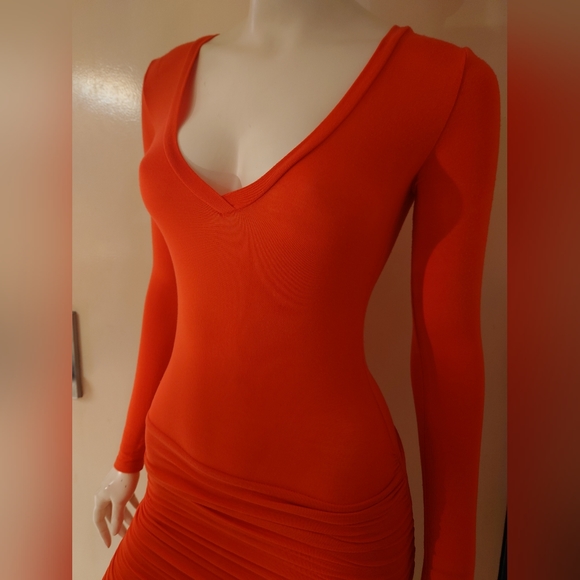 NWT Bt. Poppy BCBG MaxAzria Ruched V-Neck Midi Cocktail Dress - XXS / 00 / 0 😍 - Picture 2 of 9